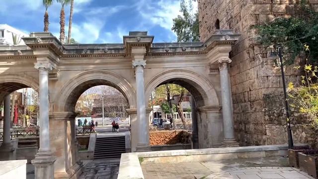 Ворота Адриана Прогулка по старому городу Анталия смотреть онлайн