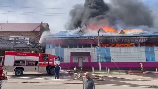 Башкирия, город Белебей 2Мая2023. Горит мебельный магазин ? смотреть онлайн