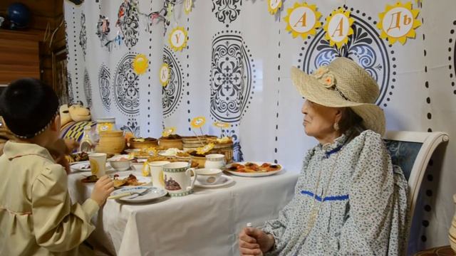 Ньукуолун күнүн көрсө Сахаларга алаадьы суолтата. смотреть онлайн