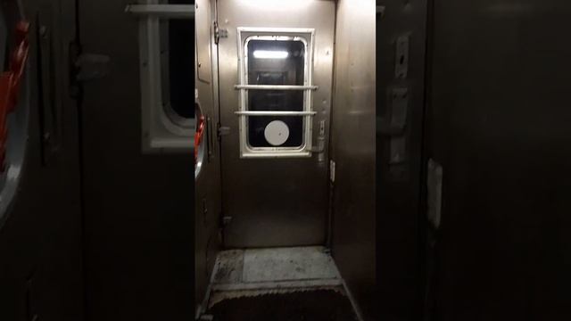 Вагон-ресторан в поезде N110 Москва - Новый-уренгой смотреть онлайн