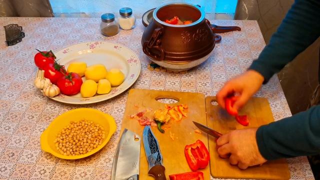 Шурпа из свиной рульки и говяжьих хвостов в афганском казане. смотреть онлайн