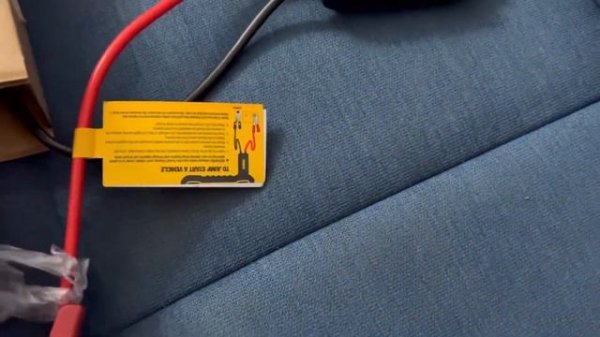 Dewalt 1600A jump starter power bank джамп стартер обзор распаковка