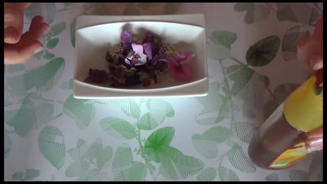 Маска для лица из лепестков роз смотреть онлайн