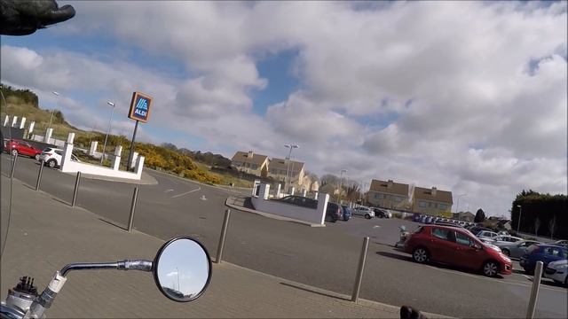 Весна в пустынном городе. Короновирус на заборе. Шопинг.