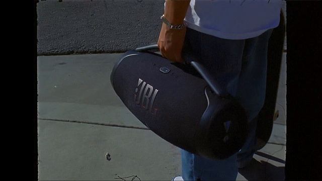 JBL | Boombox 3 | Faites vibrer la soirée avec le puissant Son JBL Original Pro смотреть онлайн