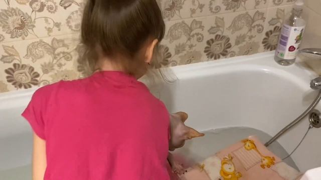 Купаем Сфинкса #детскийканал #сфинксы #реборн #игрыскуклами #купаниемалыша смотреть онлайн