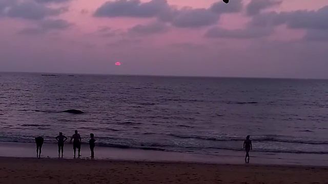 Красивый закат солнца...и так каждый вечер смотреть онлайн