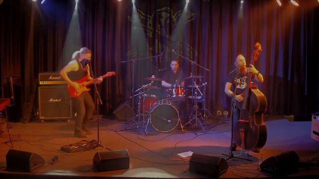 HOBOT&Co/Хобот и Компания - Она Была