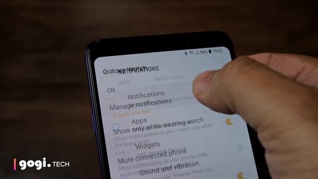 Samsung Galaxy Watch review – Better battery life, stylish, running Tizen OS, priced Rs. 29,999 смотреть онлайн