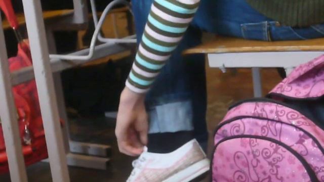 Как правильно чесать ногу смотреть онлайн