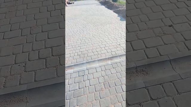 Монтаж тротуарной плитки от компании Спецсан