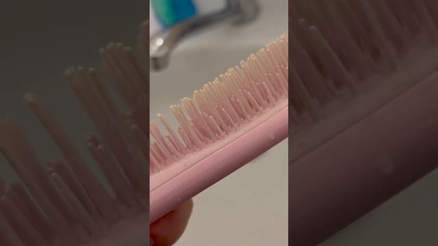 Самый лучший способ для того, чтобы вымыть расческу tangle teezer ??? смотреть онлайн