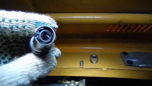 Запорожец "ЗАЗ 968М" - Ремонт отопителя/Чистка фильтра/Смазка узлов смотреть онлайн