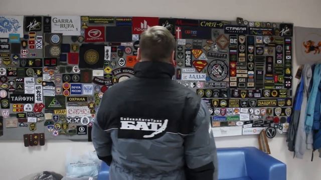 Слева нашивка, справа нашивка нашивок много не бывает смотреть онлайн