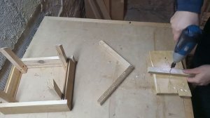 Простая кормушка для птиц своими руками из дерева  Как сделать кормушку для птиц . Bird feeders