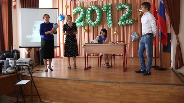 Выпускной 9-го класса в школе №396 смотреть онлайн
