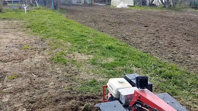 Мотоблок МТЗ с двигателем Вейма 13 л.с.Фрезеровка почвы. смотреть онлайн