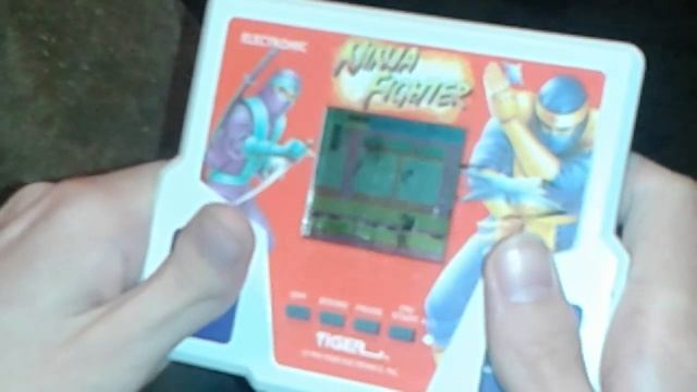 Ninja Fighter Tiger Electronics Handheld LCD Game смотреть онлайн