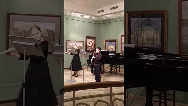 M.Dring - Trio for Flute, Oboe and Piano, part 3. - DiXi (Dmitry Melkumov, Ksenia Agafonova) смотреть онлайн