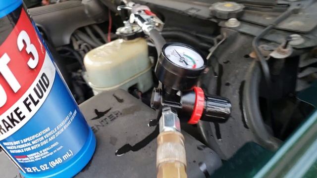 How to bleed brakes by yourself 2002 Chevy Avalanche смотреть онлайн