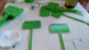 Как легко смыть перманентный маркер с садовых указателей