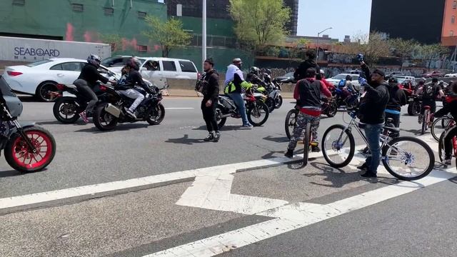 DMX Funeral Procession through The Bronx - Thousands of Bikes! смотреть онлайн