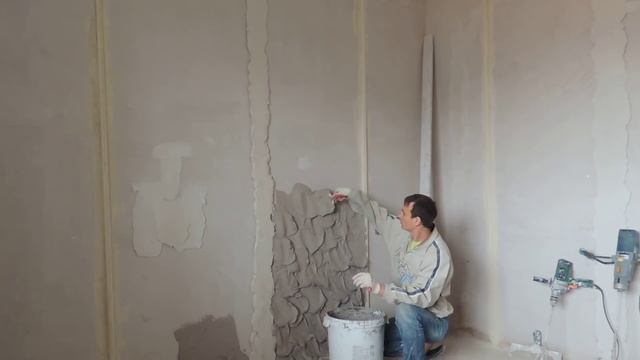 Как очень быстро штукатурить по маякам вручную. смотреть онлайн
