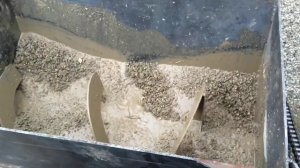 Мини погрузчик своими руками. Проба в работе ковша бетоносмесителя