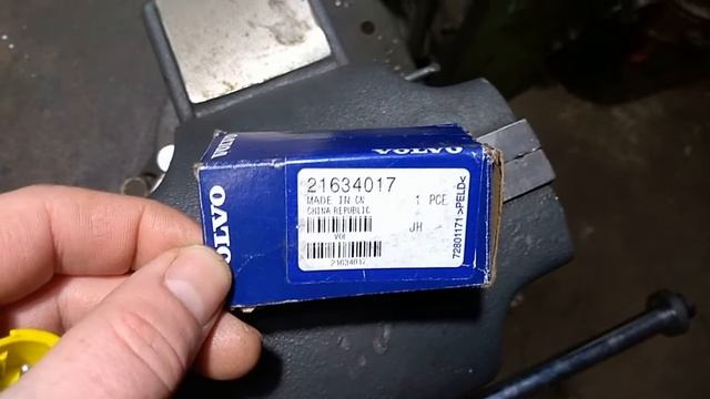 Датчик давления масла Volvo FM D13A смотреть онлайн