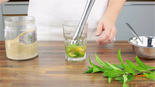 Cocktail Muddler смотреть онлайн