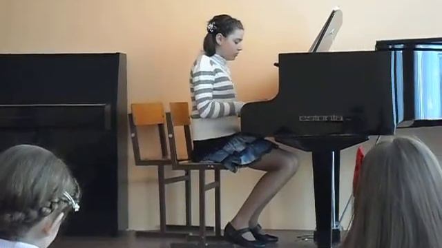 первый класс на фортепиано смотреть онлайн