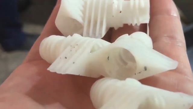 Очистка шнека от нагара при запуске производства, очищающая смесь Ultra Plast смотреть онлайн