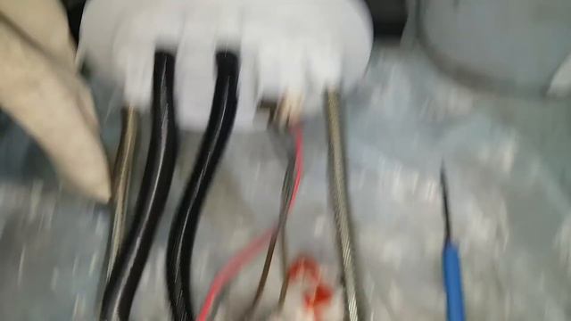 Лексус Gx470 2005. Не заводится. Снятие бака, замена топливного насоса.