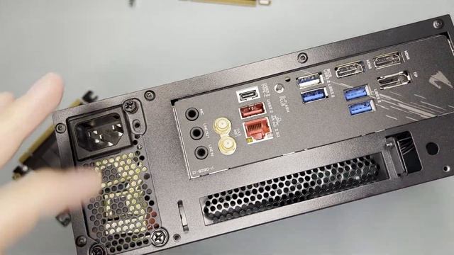 Where to buy a 5CM PCIE RISER? | SKTC A09 SFF / ITX PC Build Update смотреть онлайн