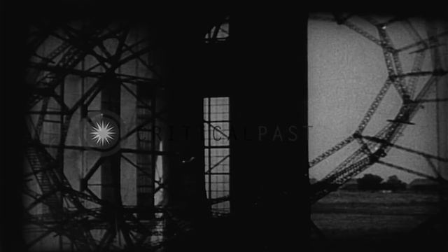 The process of constructing the USS Los Angeles rigid airship by Zeppelin company...HD Stock Footag смотреть онлайн