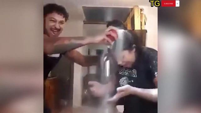 laugh at unexpected situations, funny video compilation смотреть онлайн