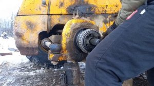 Замена сальника бортовой экскаватора погрузчика JCB