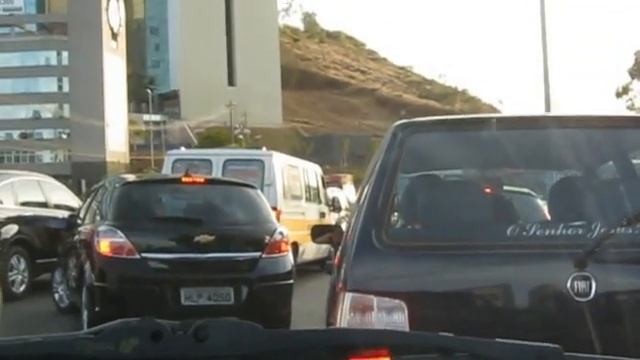 Звук скорой помощи из Белу-Оризонти смотреть онлайн