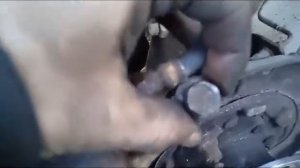 Замена направляющих заднего суппорта на Мицубиси Лансер 10