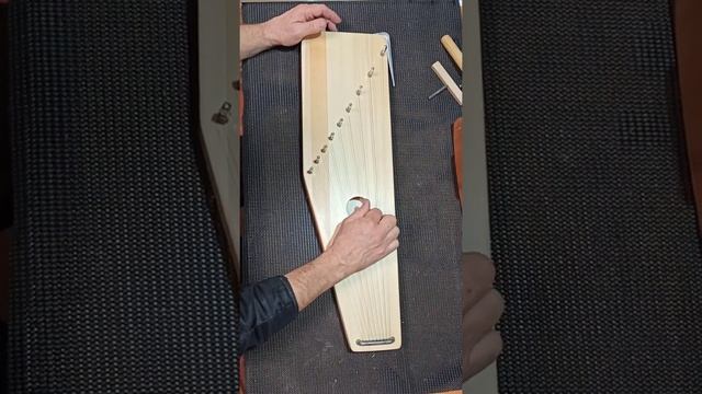 Гусли Ильинские с окрылком, пример звучания смотреть онлайн