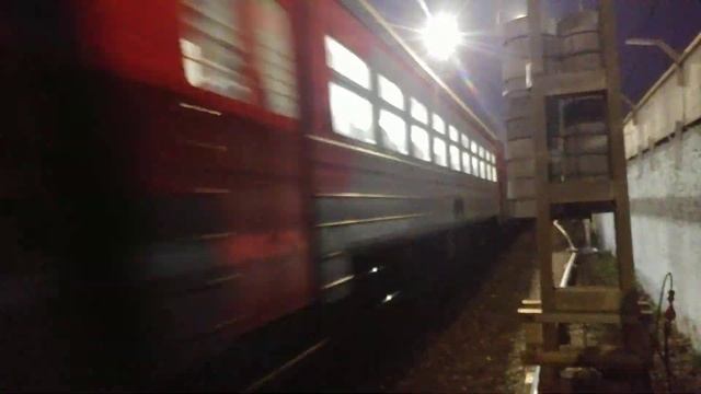 Электропоезд ЭД4МК-0104 станция Мытищи смотреть онлайн
