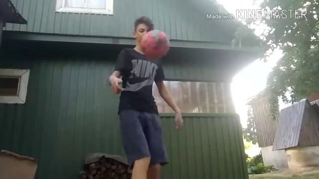 ЧЕКАНКА ЧЕЛЛЕНДЖ СО СДУТЫМ МЯЧОМ!!! смотреть онлайн