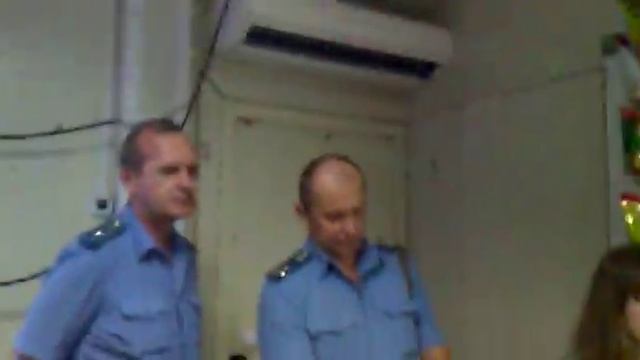 Судебные приставы без понятых описывают имущества лица, не являющегося должником 2) смотреть онлайн