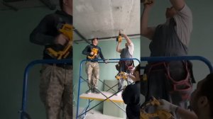 Пистолет прямого монтажа по бетону DeWALT 890