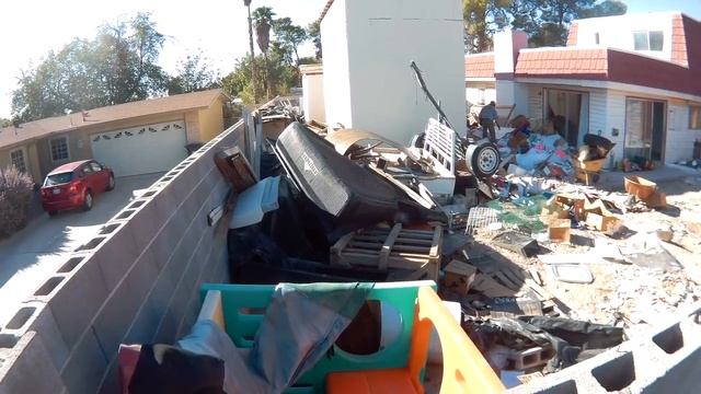 1001 Alan Shepard St. Las Vegas Abandoned house hoarders backyard American greed смотреть онлайн