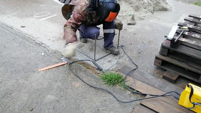 Подставка под улей из шести арматур 12 мм смотреть онлайн