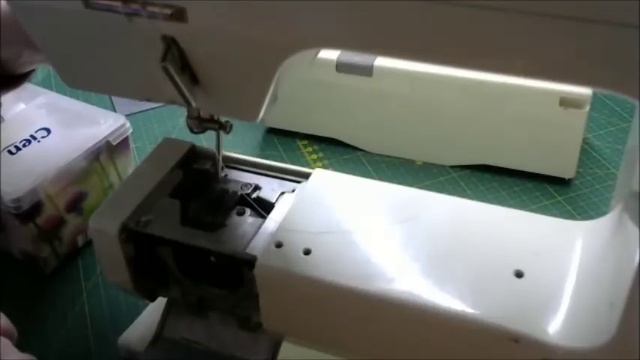 Как снять зубчики на швейной машинке. смотреть онлайн