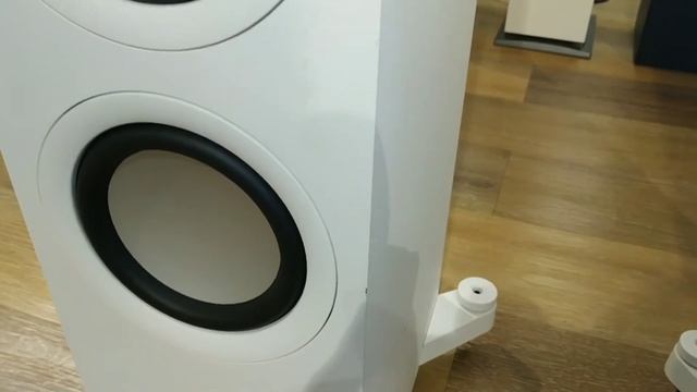 KEF Q550 (ex-demo)