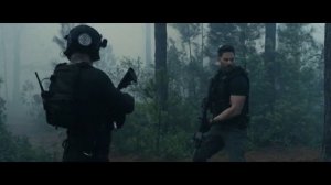 Гигантский волк уничтожает (съедает) элитный отряд спецназа. Рэмпэйдж (2018)