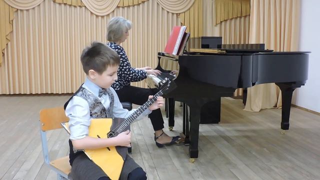 Муфазалов Радмир, 8 лет. Л.Бетховен Экосез. В.Конов "Наигрыш" смотреть онлайн